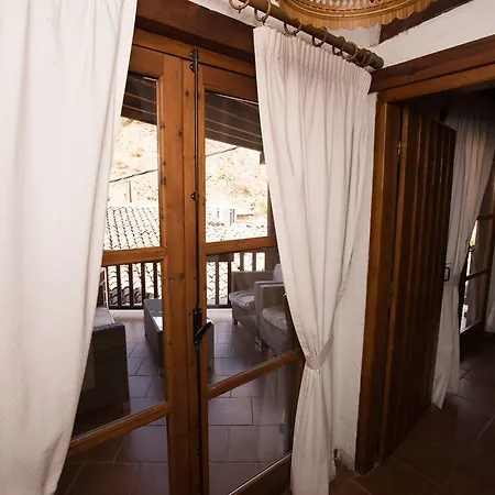 بيت ريفي Linos