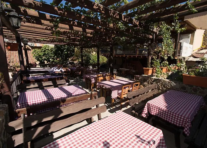 Linos Han/Misafirhane 3*