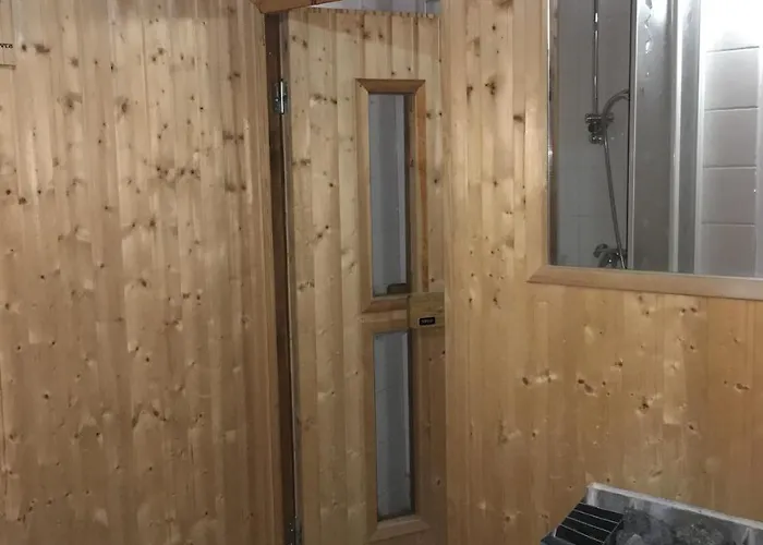 Linos Han/Misafirhane 3*