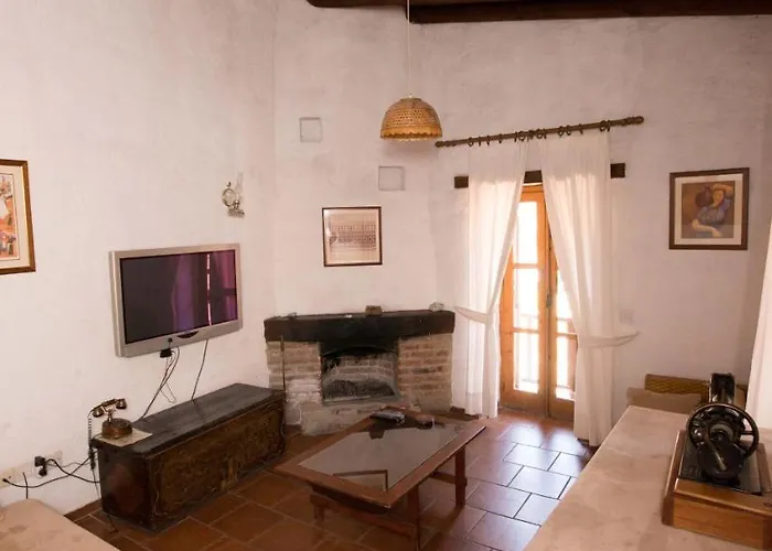 Han/Misafirhane Linos Kakopetria